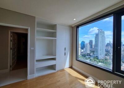 3-BR Condo at Aguston Sukhumvit 22 near MRT Queen Sirikit National Convention Centre