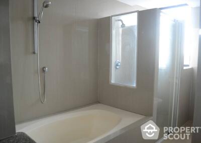 3-BR Condo at President Park Condominium near MRT Queen Sirikit National Convention Centre