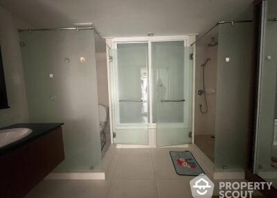 1-BR Condo at The Private Residence Rajdamri near BTS Ratchadamri