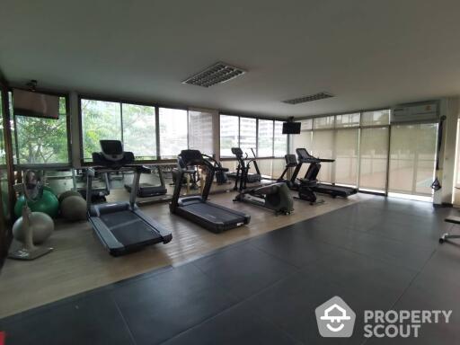 4-BR Apt. near BTS Phrom Phong