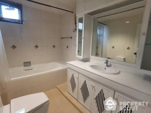 4-BR Apt. near BTS Phrom Phong