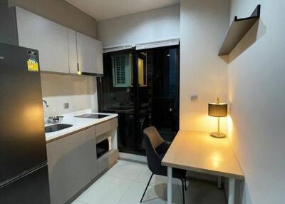 1-BR Condo at Life Asoke - Rama 9 near MRT Phra Ram 9