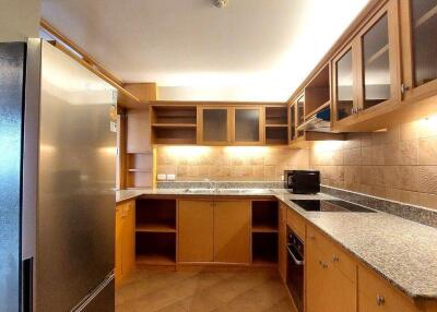 3-BR Apt. near MRT Lumphini