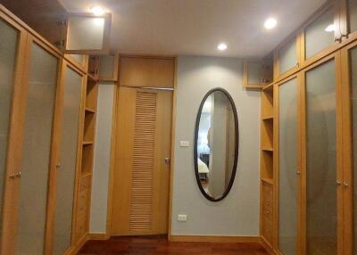 3-BR Apt. near MRT Lumphini