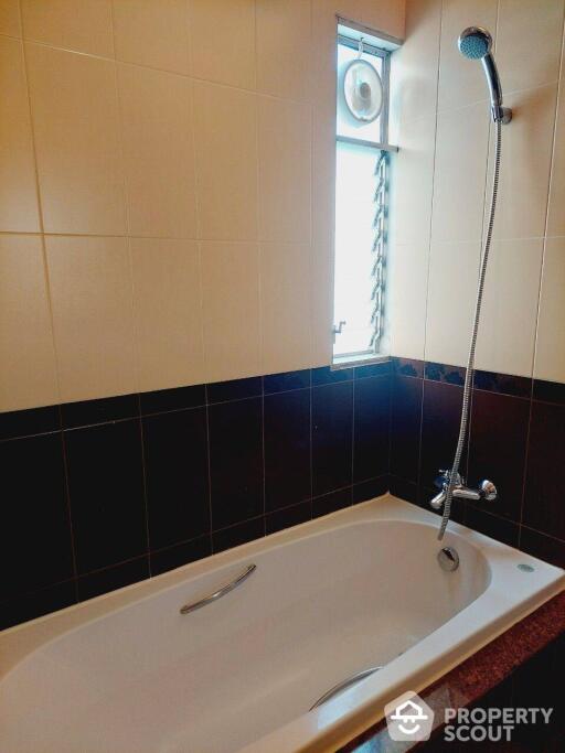 3-BR Apt. near MRT Lumphini