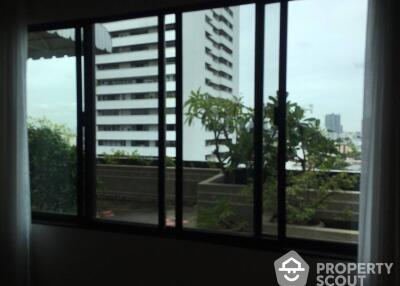 4-BR Apt. near BTS Ekkamai