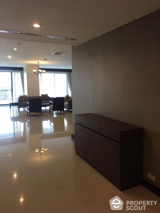 4-BR Apt. near BTS Ekkamai