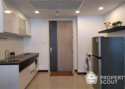 1-BR Condo at Supalai Lite Sathorn-Charoenrat in Bang Khlo (ID 421531)