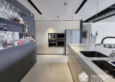 3-BR Condo at The Met Sathorn near BTS Chong Nonsi