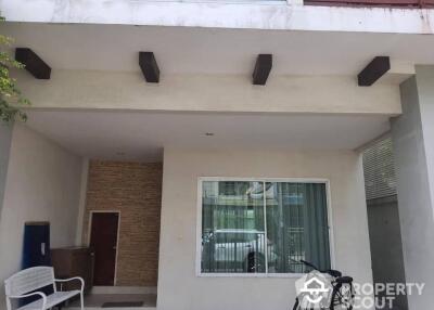 3-BR Townhouse at Thanapat Haus Sathorn - Narathiwas in Chong Nonsi