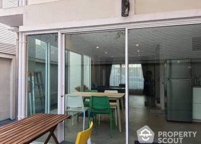 3-BR Townhouse at Thanapat Haus Sathorn - Narathiwas in Chong Nonsi