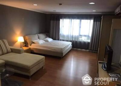 Studio Condo at Lumpini Suite Sukhumvit 41 near BTS Phrom Phong (ID 512147)