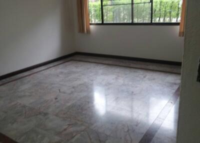 3-BR Townhouse near ARL Ramkhamhaeng (ID 514618)