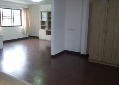 3-BR Townhouse near ARL Ramkhamhaeng (ID 514618)