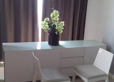 3-BR Condo at The River Condominium near BTS Saphan Taksin