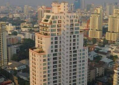 3-BR Condo at Grand 39 Tower near BTS Phrom Phong