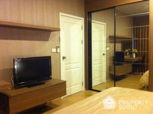 1-BR Condo at Hive Sathorn near BTS Krung Thon Buri