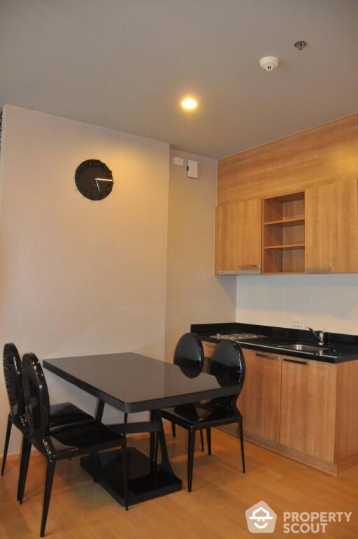 1-BR Condo at Hive Sathorn near BTS Krung Thon Buri