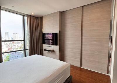 1-BR Condo at The Bangkok Sathorn near BTS Surasak