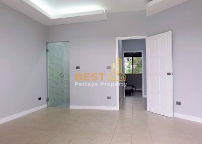 2 Bedrooms Townhouse in Suwattana Gardens East Pattaya H012073