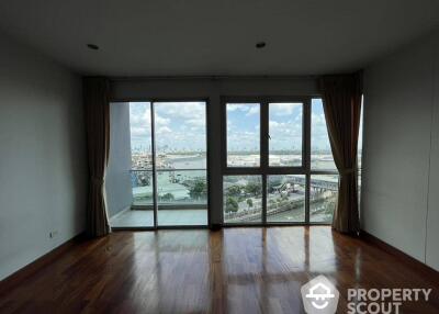 3-BR Condo at The Star Estate @ Narathiwas Condominium in Chong Nonsi