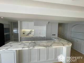 4-BR Condo at Icon 2 Condominium close to Thong Lo