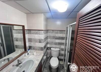 1-BR Condo at Silom Suite Condominium near BTS Saint Louis