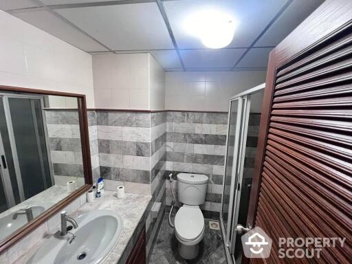 1-BR Condo at Silom Suite Condominium near BTS Saint Louis