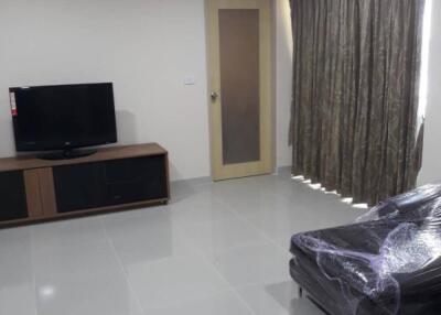 1-BR Condo at My Resort Bangkok Condominium near MRT Phetchaburi