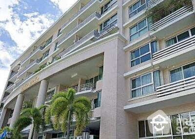 2-BR Condo at Navin Court Condominium near BTS Phloen Chit