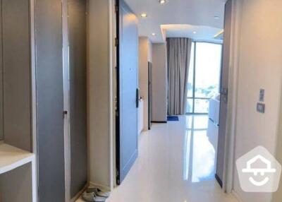 1-BR Condo at The Bangkok Sathorn near BTS Surasak