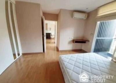 1-BR Condo at Tree Condo Luxe Sukhumvit 52 near BTS On Nut