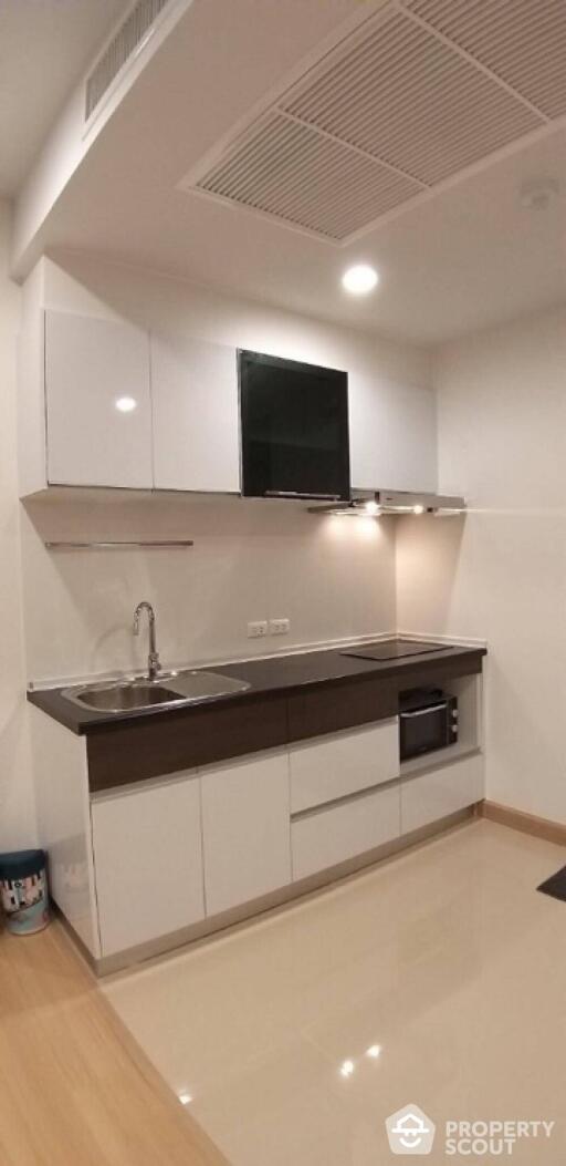 1-BR Condo at Supalai Lite Ratchada - Narathivas - Sathorn in Chong Nonsi