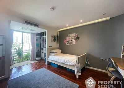 4-BR Condo at Regent On The Park1 (sukhumvit26) Condominium near BTS Phrom Phong