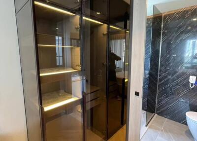 1-BR Condo at The Reserve Sukhumvit 61 near BTS Thong Lor