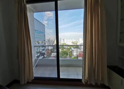 2 bedroom condo for sale at Supalai Premier Place