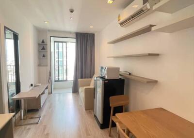 1-BR Condo at Ideo Mobi Sathorn near BTS Krung Thon Buri