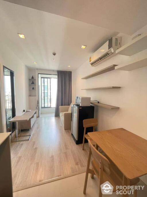 1-BR Condo at Ideo Mobi Sathorn near BTS Krung Thon Buri