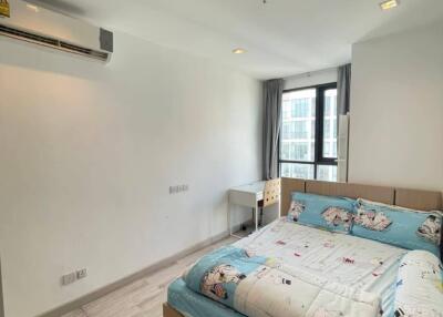 1-BR Condo at Ideo Mobi Sathorn near BTS Krung Thon Buri