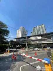 1-BR Condo at Ideo Mobi Sathorn near BTS Krung Thon Buri