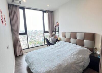 2-BR Condo at Whizdom Essence Sukhumvit near BTS Punnawithi