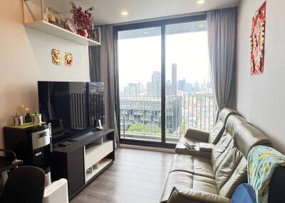 2-BR Condo at Whizdom Essence Sukhumvit near BTS Punnawithi