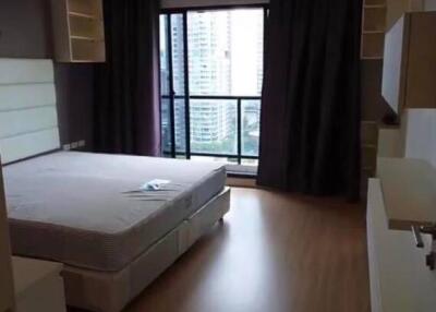 2-BR Condo at Urbano Absolute near BTS Krung Thon Buri