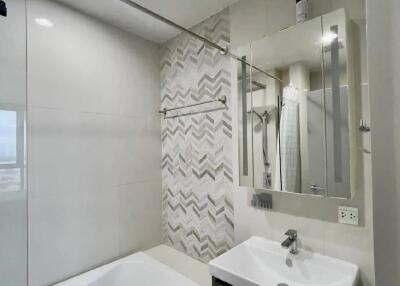 1-BR Condo at Oka Haus Sukhumvit 36 near BTS Thong Lor