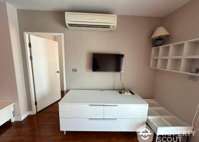 1-BR Condo at Baan Siri Silom near BTS Surasak