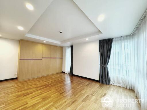 3-BR Condo at Avenue 61 Condominium near BTS Thong Lor