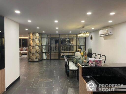 2-BR House at Nusa State Tower Condominium near BTS Saphan Taksin