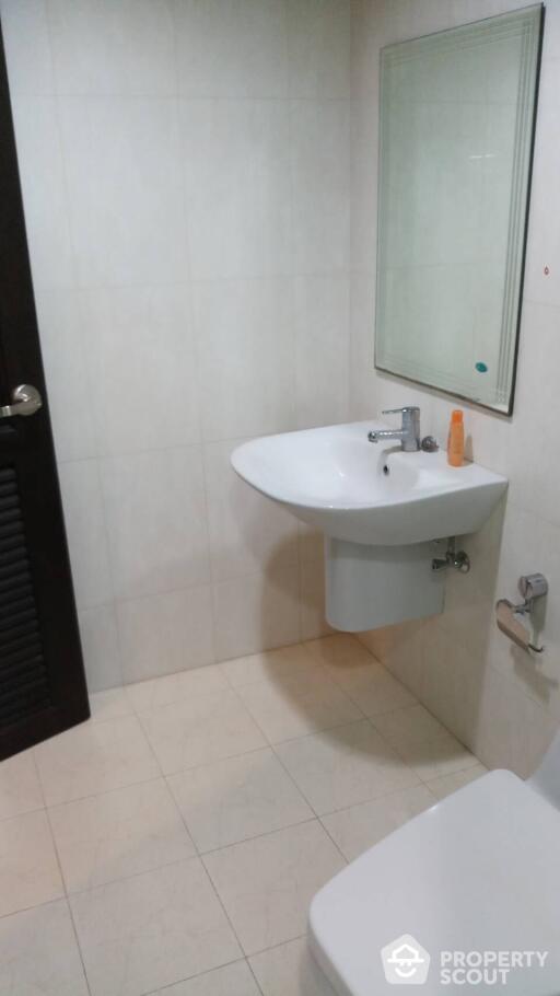 1-BR Condo at Mb Grand Condominium near BTS Saphan Khwai