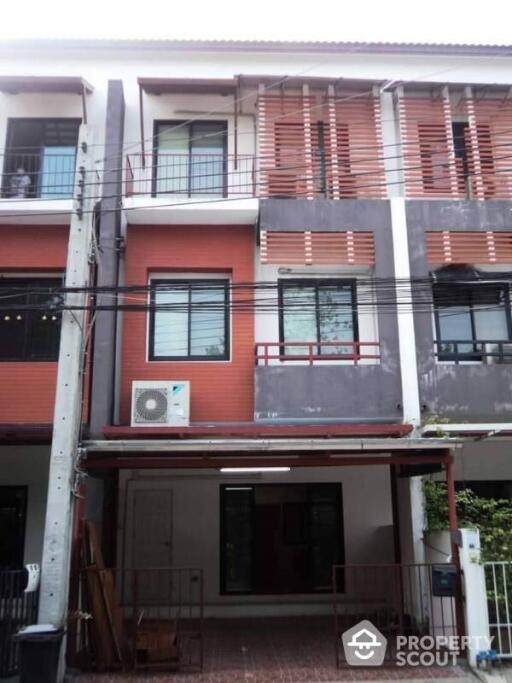 3-BR Townhouse at The Log @ Sukhumvit 101/1 Condominium in Bang Chak