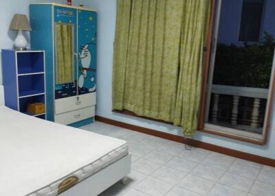 2-BR Townhouse near MRT Sutthisan